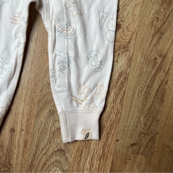 NWT Easy Peasy 100% Organic Cotton Onesie 12 Months - Picture 5 of 6